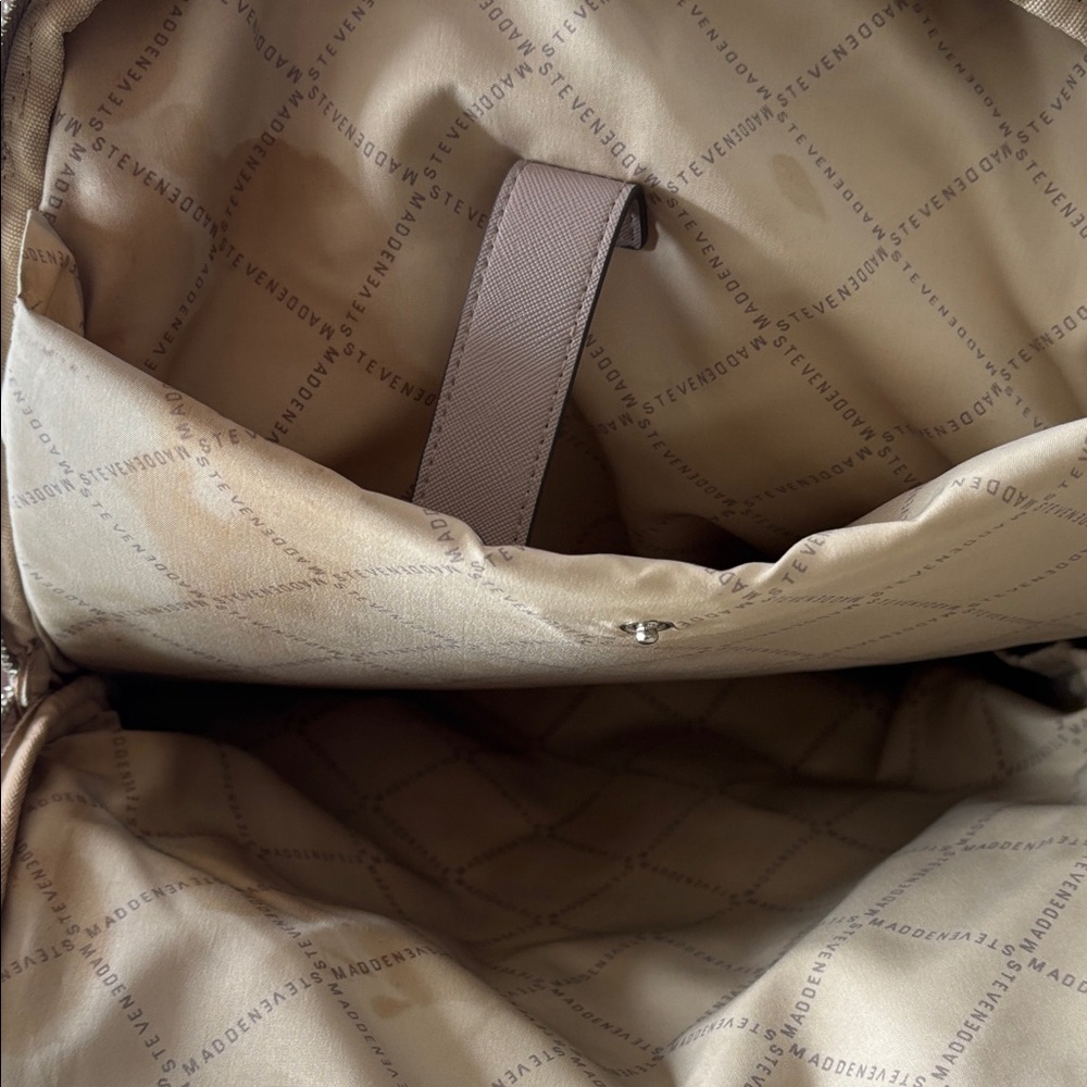 Steve Madden Tan Nylon Backpack with laptop pocket and detachable cosmetic bag - Picture 6 of 9